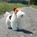 Rappa ECO hond Fox Terrier 30 cm - realistische knuffel van recyclede PET flessen - bruin, wit, zwart