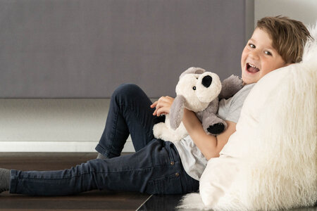 Habibi warmteknuffel hond / puppy 38 cm - grijs/wit